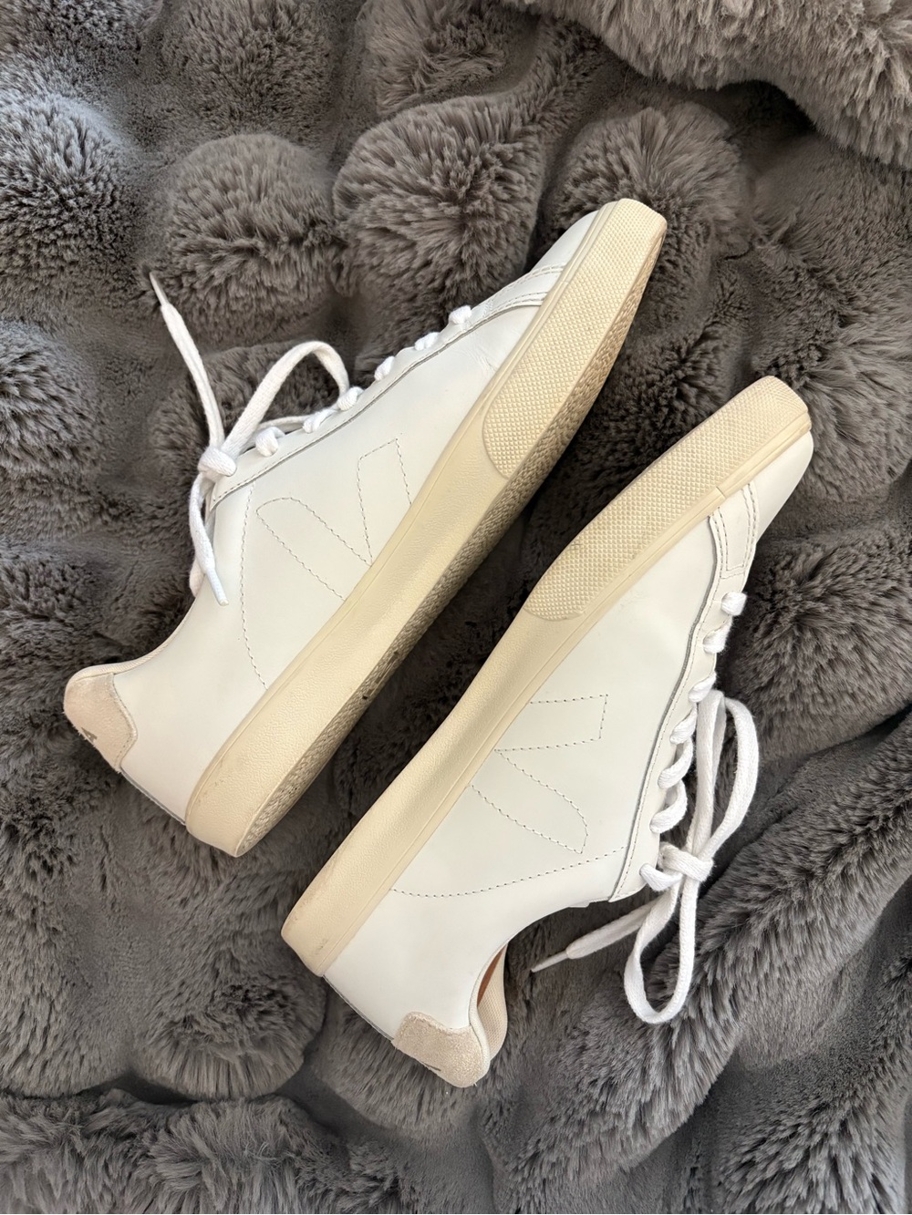 VEJA Esplar Sneakers - Picture 2 of 14